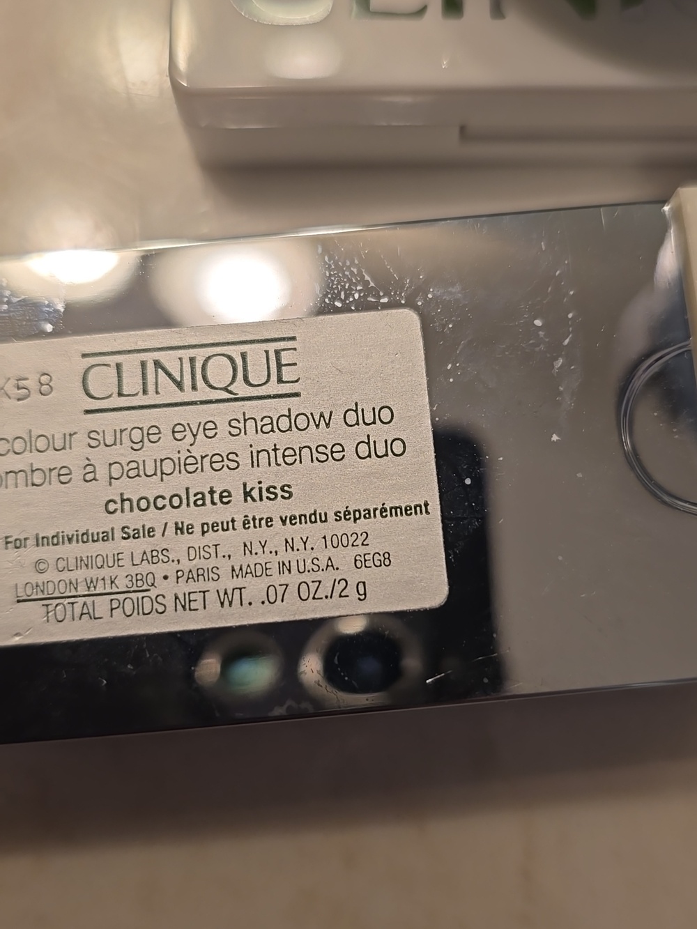 Clinique White and Silver Makeup Set Of 3 Items- Compact & Mirror Case - Picture 7 of 7